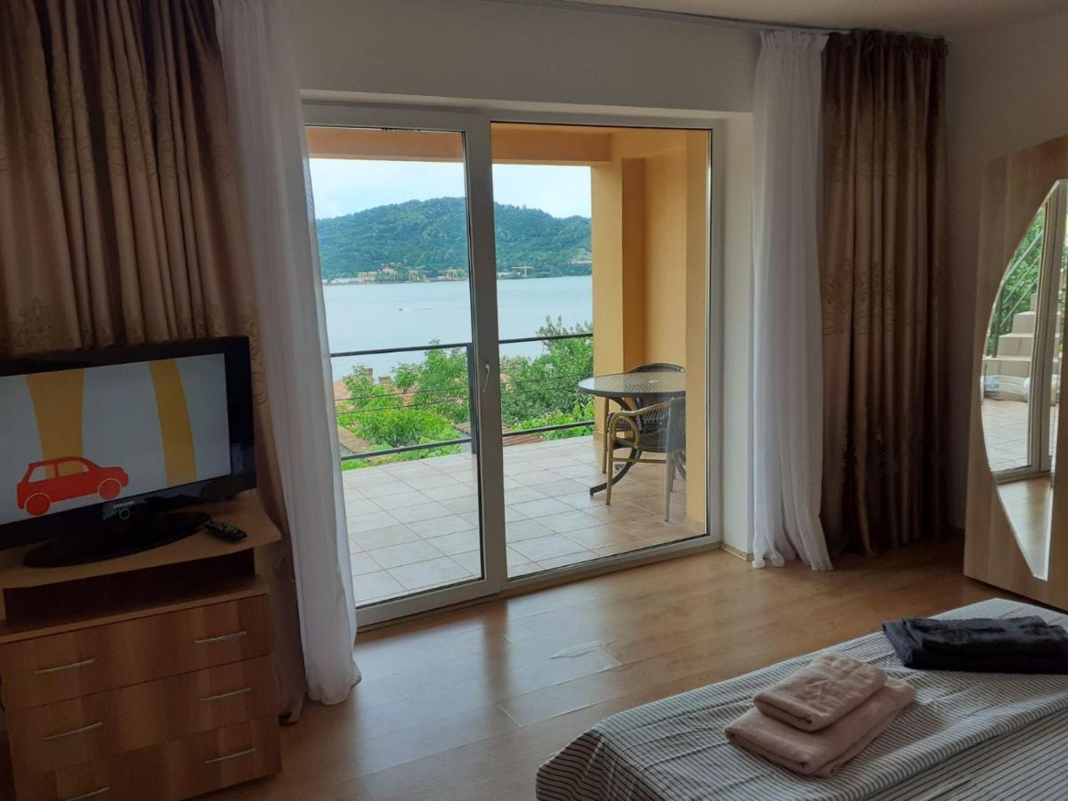 Villa Casa lui Marc à Orşova Extérieur photo
