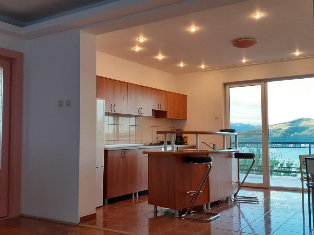 Villa Casa lui Marc à Orşova Extérieur photo
