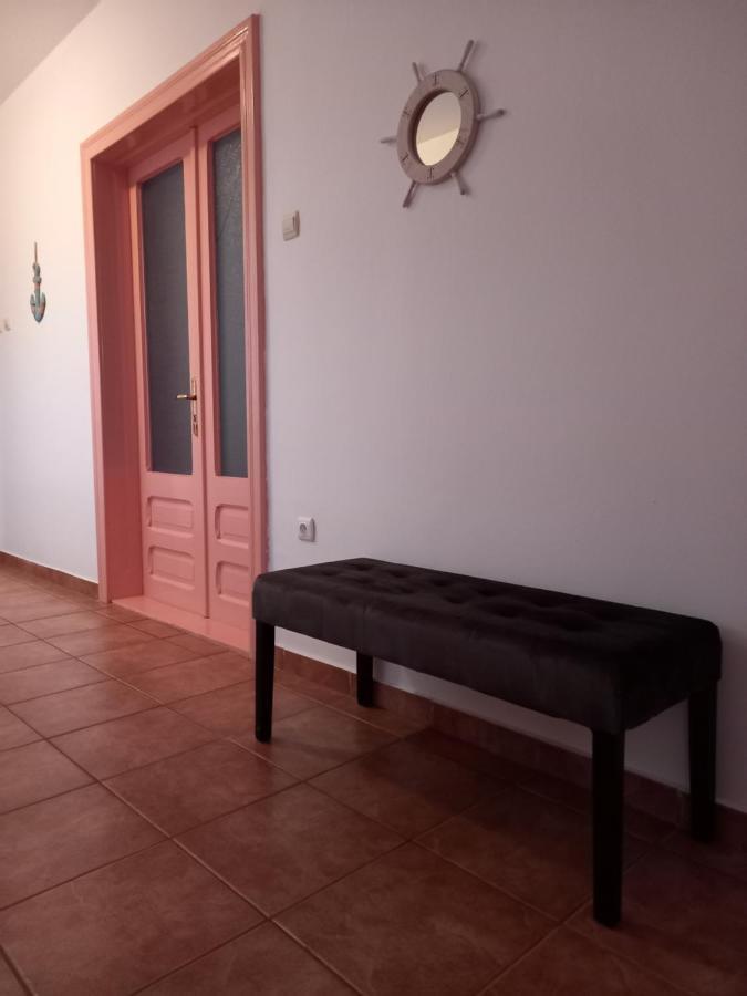 Villa Casa lui Marc à Orşova Extérieur photo